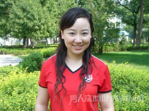 关凌个人材料 关凌老公姬云飞布景材料:关凌的老公