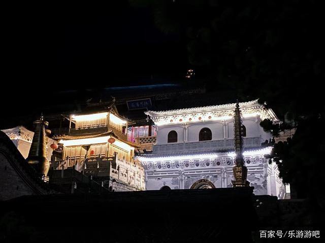 五台山夜景