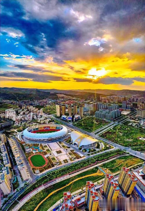 定西市体育场:首场足球友谊赛惊艳亮相!