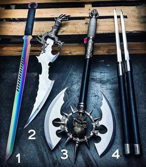 套套精品的冷兵器选择一把作为代表,可以选出来一把嘛