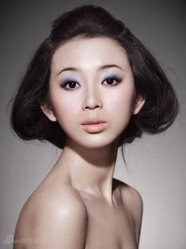 资料图片演员章雯淇精美写真2