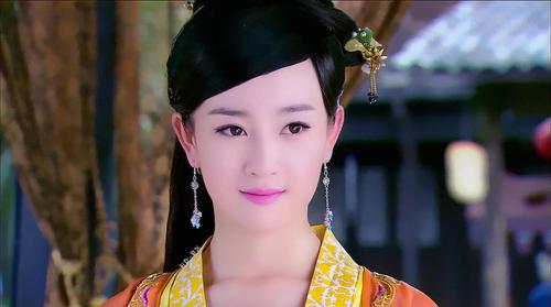 看了热搜感慨,张檬在古剑奇谭里面真的超美啊,现在真的大不.