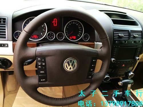 08年大众途锐3.6黑色/黄内