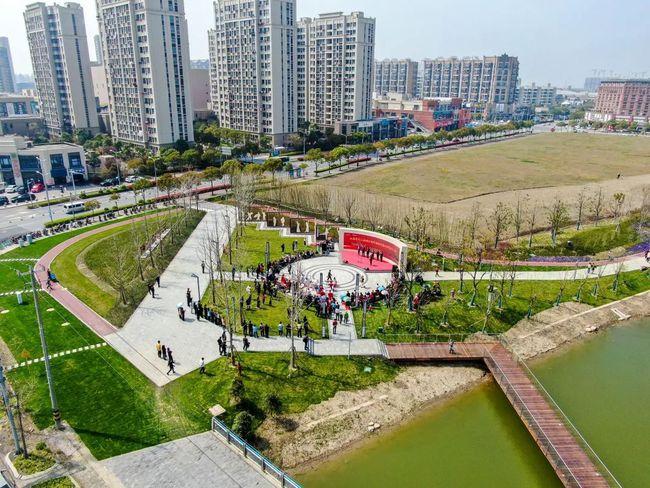 音乐喷泉,樱花广场…今天汇龙湖公园正式开园啦!|金山