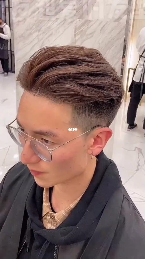 男士发型|三七分侧背_发型_男士发型_清爽舒适_锡纸_时尚_男士发型