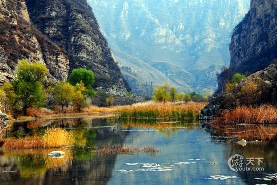 灵山自然风景区位于北京市门头沟的西北部,距北京122公里,其顶峰海拔