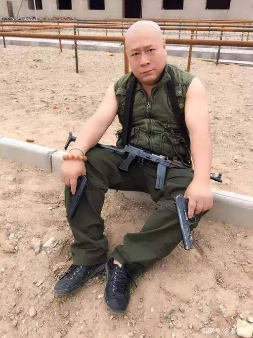 等来到酒店,南城大哥杜崽,小西天闫京,天上人间看场子的瞎宝庆以及崔