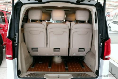 奔驰奔驰v级后备箱