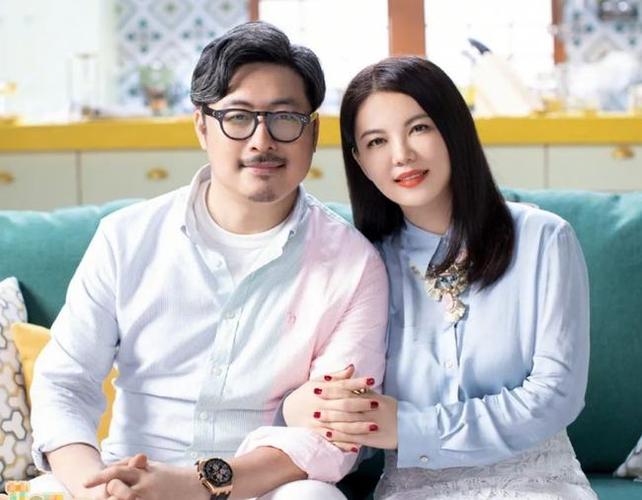 今年离婚的明星夫妻真不少,王岳伦凌晨发文,李湘钻戒吸睛