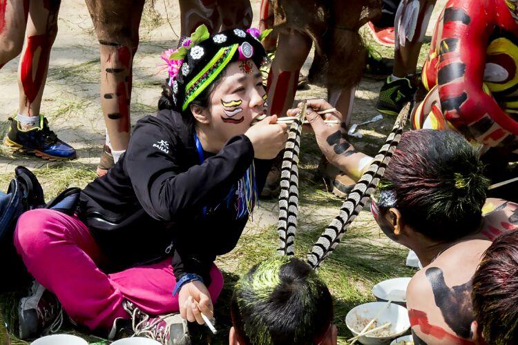 云南行之弥勒红万村祭火节一松毛长街宴
