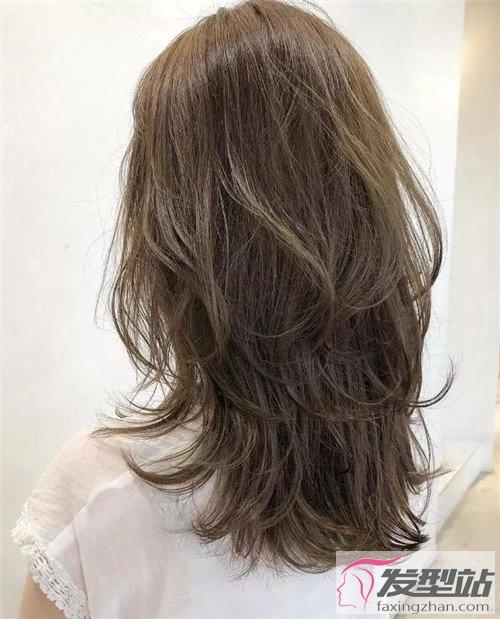 最新流行层次感发型短发或中发都很火