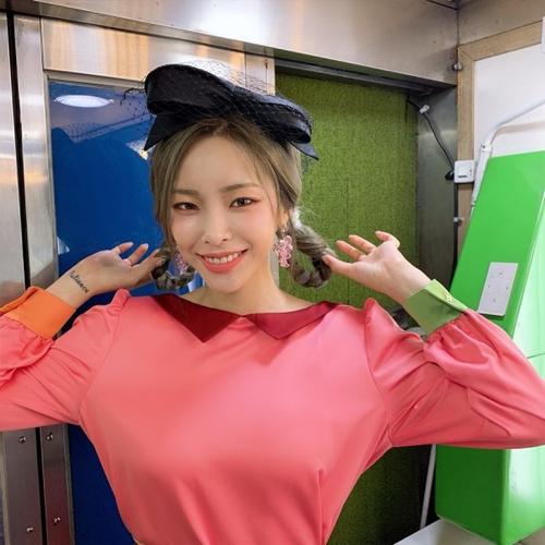 图片来源:heize @instagram 韩国时间已踏入8月9日,今天是 solo 歌手