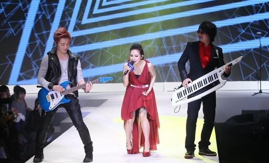"办公室恋情"飞儿乐队:分手后,没了爱情,也没了乐队