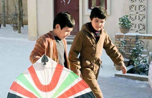 《追风筝的人》:一个人终其一生,难以逃脱的到底是什么?