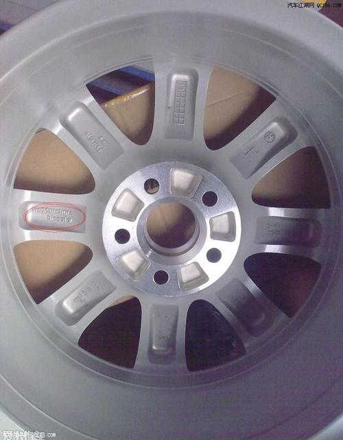 做工相当棒!晶锐改戴卡轮毂 捷克轮胎