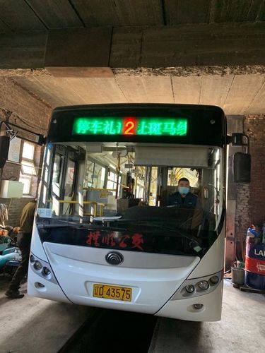 新抚大队多措并举,为"停车礼让斑马线,争做文明抚顺人