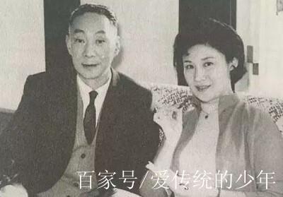 言清卿《粉墨人生妆泪尽》一书,抬高母亲言慧珠,贬低继父俞振飞