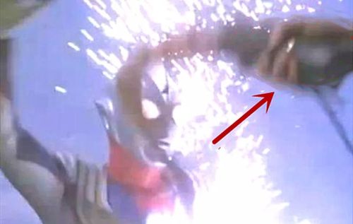 奥特曼穿帮气死观众,原来泰罗是女的!网友:导演你不想