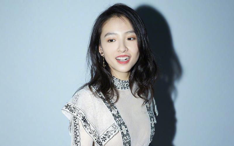 美女写真,明星壁纸,美女,明星,妩媚,魅力,成熟,吴倩,电脑壁纸,壁纸