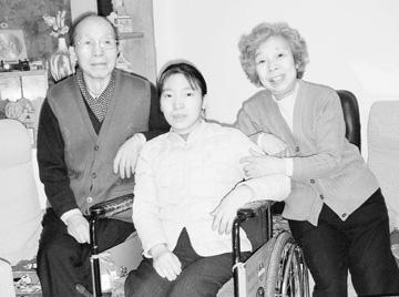 《摇着轮椅上北大》:郭晖,一个高位截瘫女孩的逆袭之路