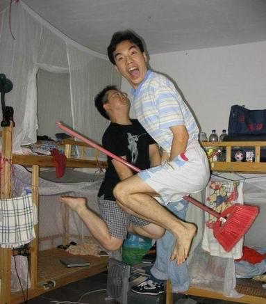 奇葩校园搞笑图片:学生时代这样做过的请举手