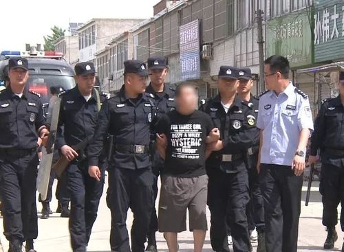 警方武装押解涡阳涉黑涉恶团伙成员指认犯罪现场痛哭流涕悔之晚矣亳州