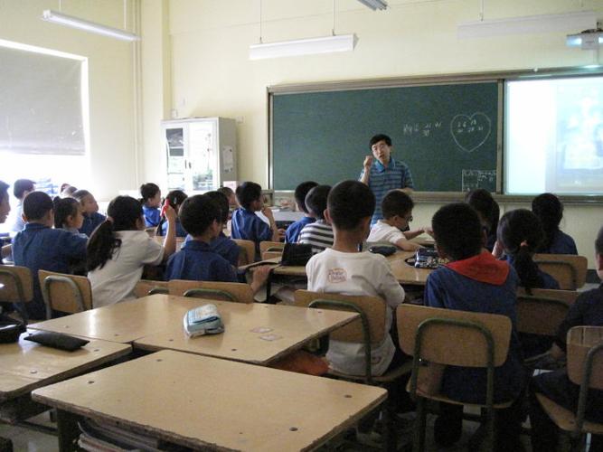 2013年5月23日在中关村第四小学讲《颐和园》