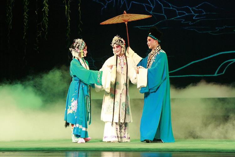 活动照片-【祥符陈韵 花开并蒂】豫剧祥符调青春版《白蛇传》