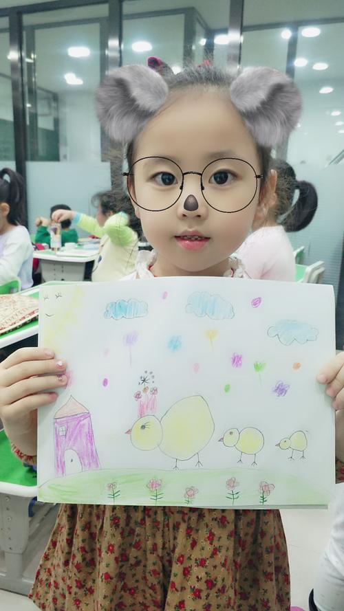 学前班宝贝们的美术作品――小鸡啄米