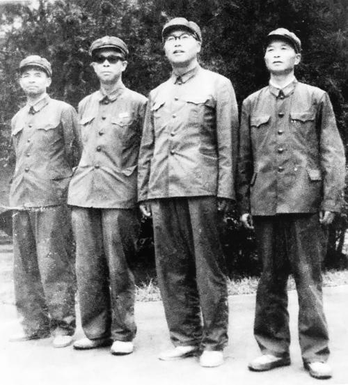 【深切缅怀英雄老团长时光银】栋替遇袭亲历记