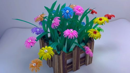 用不完的吸管别乱扔,只需摇身一变就成美丽的花