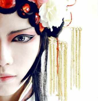 2017戏子女生动漫头像