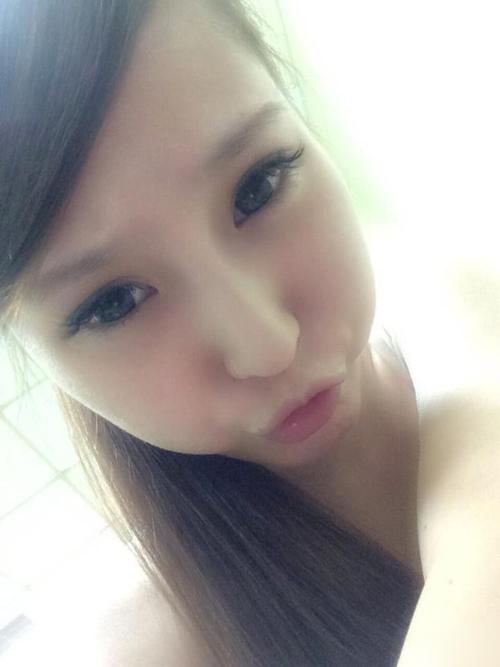 美女主播洗澡忘记关门 娇躯全程曝光_八卦