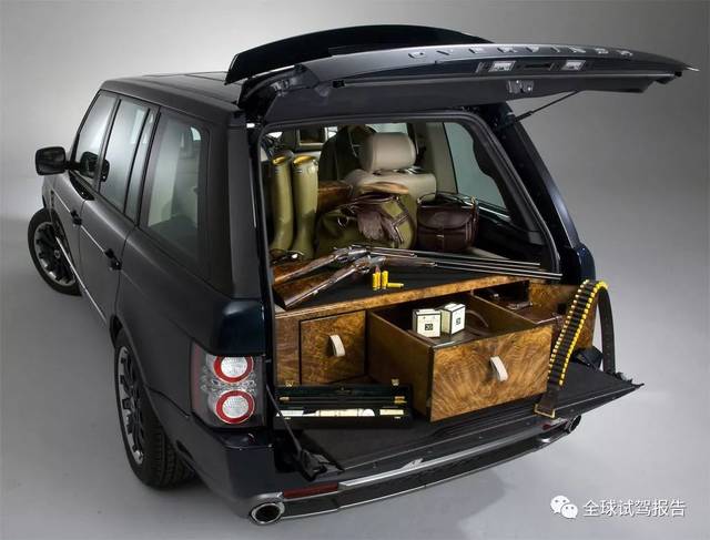 holland & holland为这款特别版路虎揽胜准备了两把猎枪以及与之对应