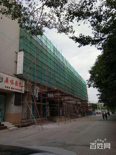桥头搭棚搭架子搭竹架钢管脚手架