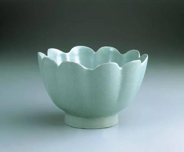 汝窑,又名"雨过天青"