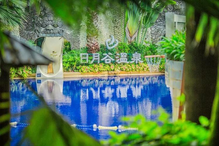 前行100米—日月谷温泉渡假村; *  厦门市区—海沧大桥—海新隧道—