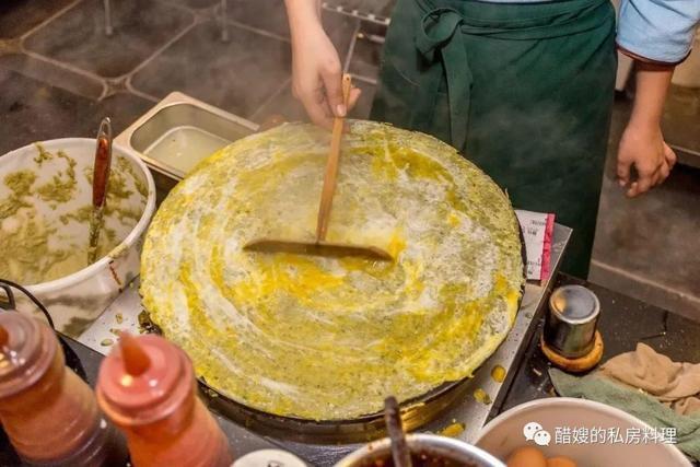 今儿个不耍流氓,来做地道的天津煎饼果子
