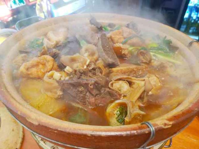 沙胆彪炭炉牛杂煲