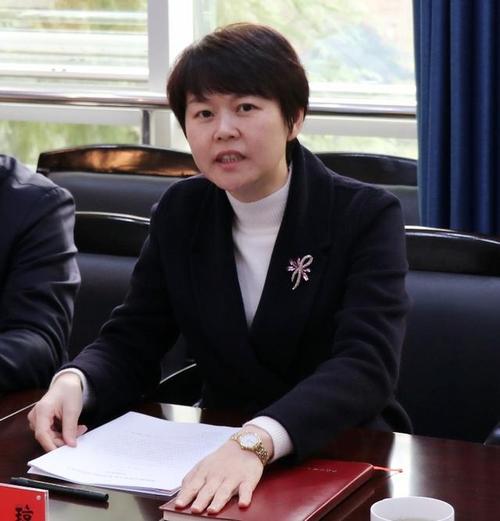 1月11日,市政协党组书记,主席聂方红来到团结大院,走访各民主党派,市