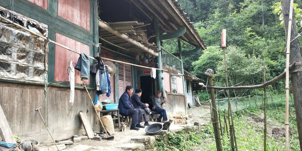 大方县政协办驻雨冲乡鸣放村工作动态