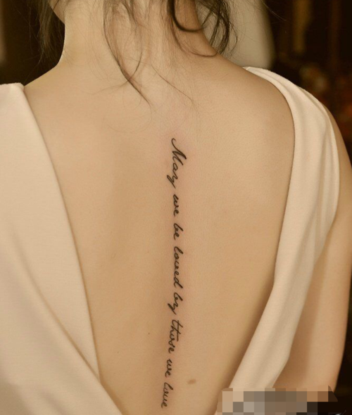 2020最新女生脊柱纹身图集好看的脊柱纹身图片