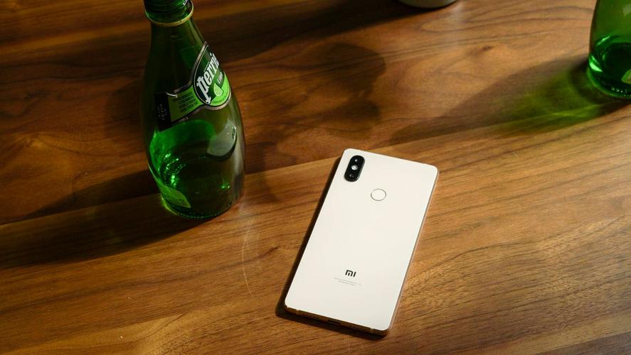 小米8se降价至1649元起步,高通骁龙710