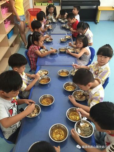 孩子一回家就喊肚子饿,真的是在幼儿园没吃饱吗?(转给