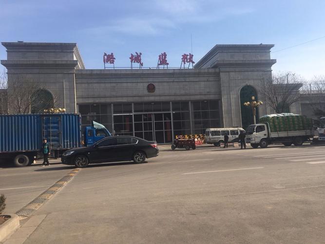 潞城监狱,结合3.24世界结核病防治宣传日,给各监区发放宣传资料.