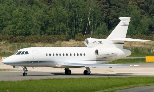 私人飞机 猎鹰900ex    falcon 900(猎鹰900)是法国达索飞机公司研制