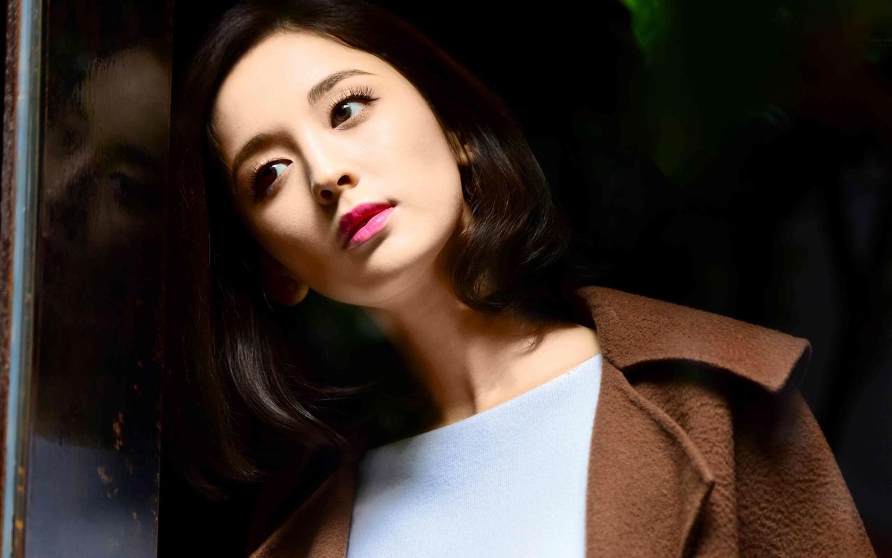 新疆美女明星古力娜扎图片电脑壁纸