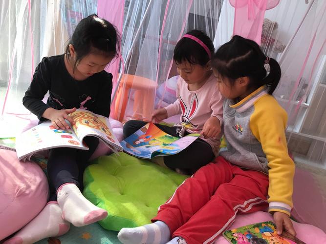 广州市番禺区大龙街茶东幼儿园图书漂流活动--共享书香,快乐阅读