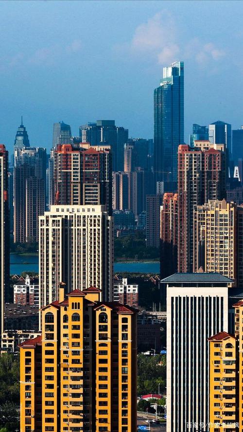 武汉200米以上摩天高楼近70栋,300米以上的大厦主要集中在汉口