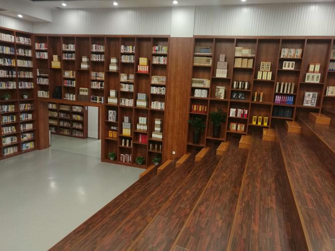 盘锦市兴隆台区图书馆自拍